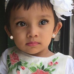 Meet your Posher, Amina